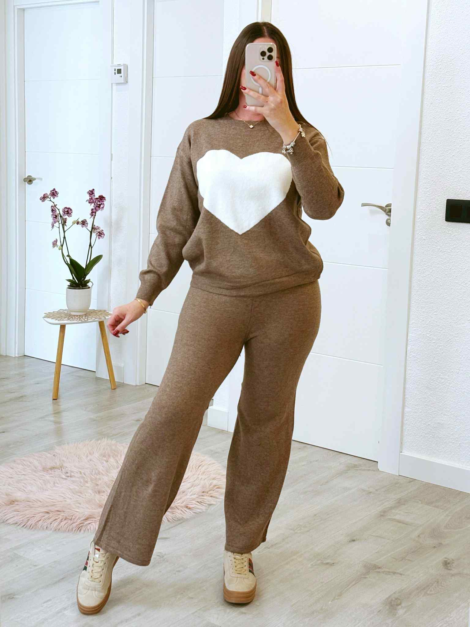 CONJUNTO CORAZON MARRÓN