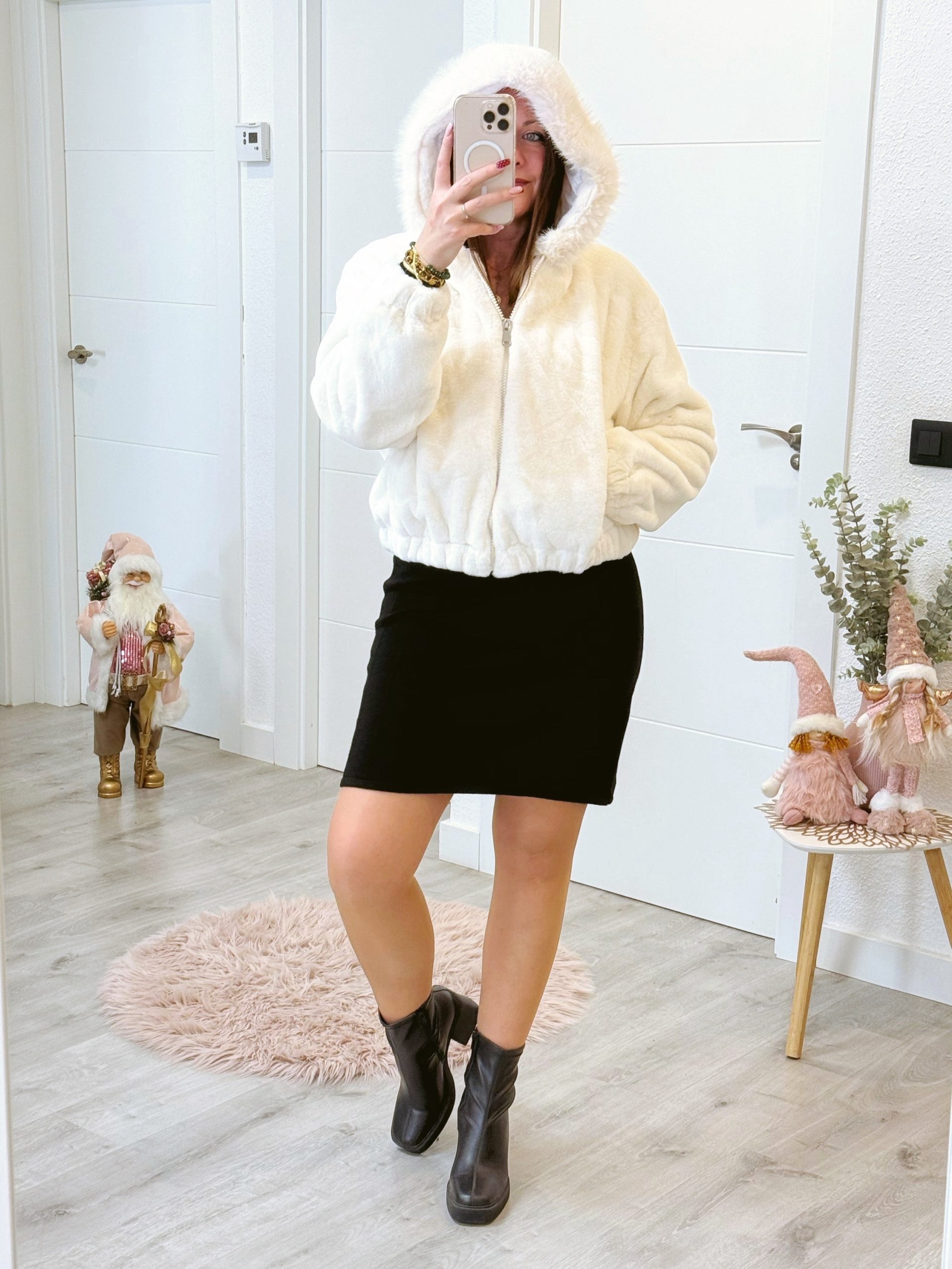 CHAQUETA BOMBER PELO BEIGE CON CAPUCHA