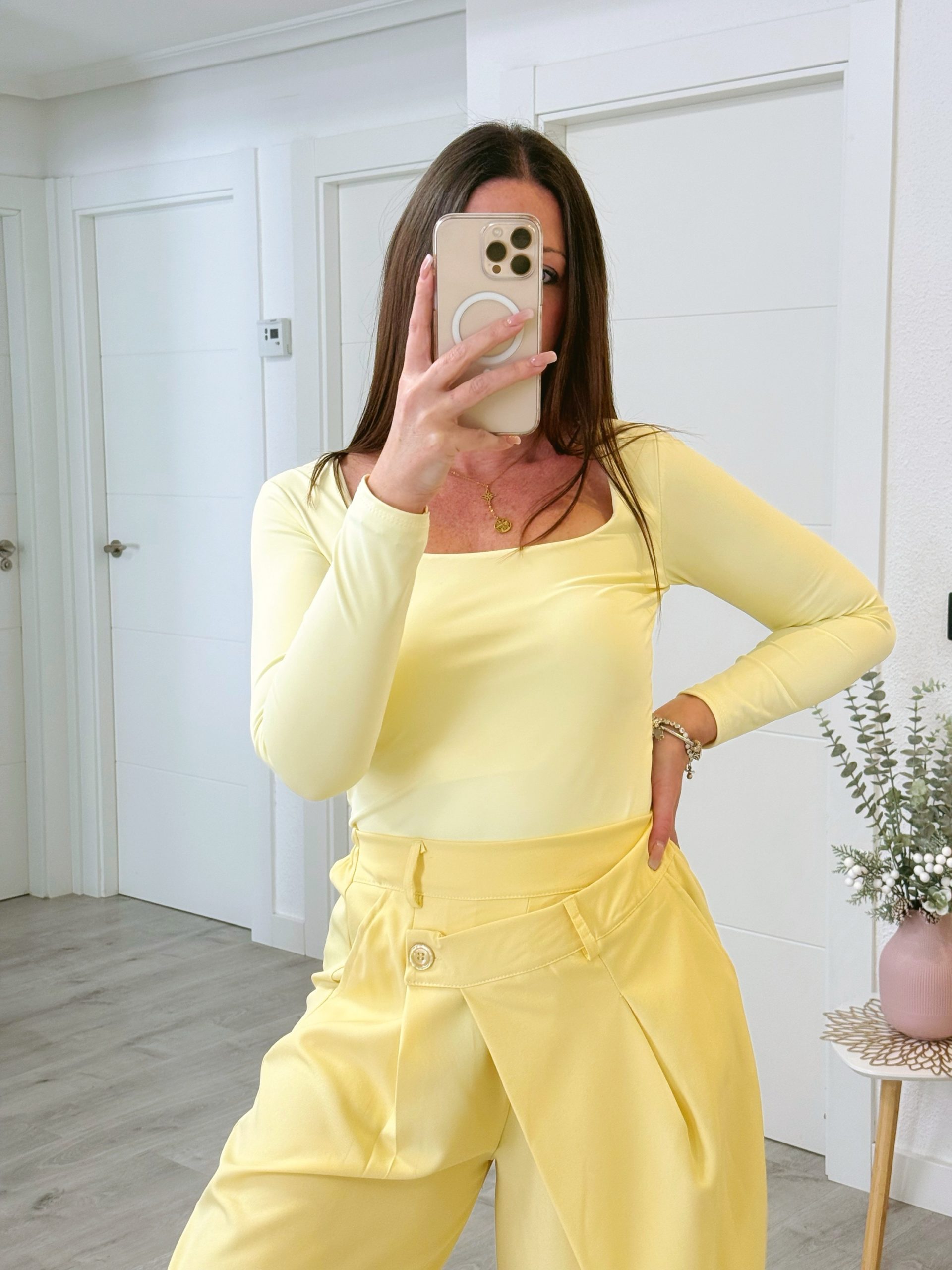 CAMISETA DE LICRA AMARILLA