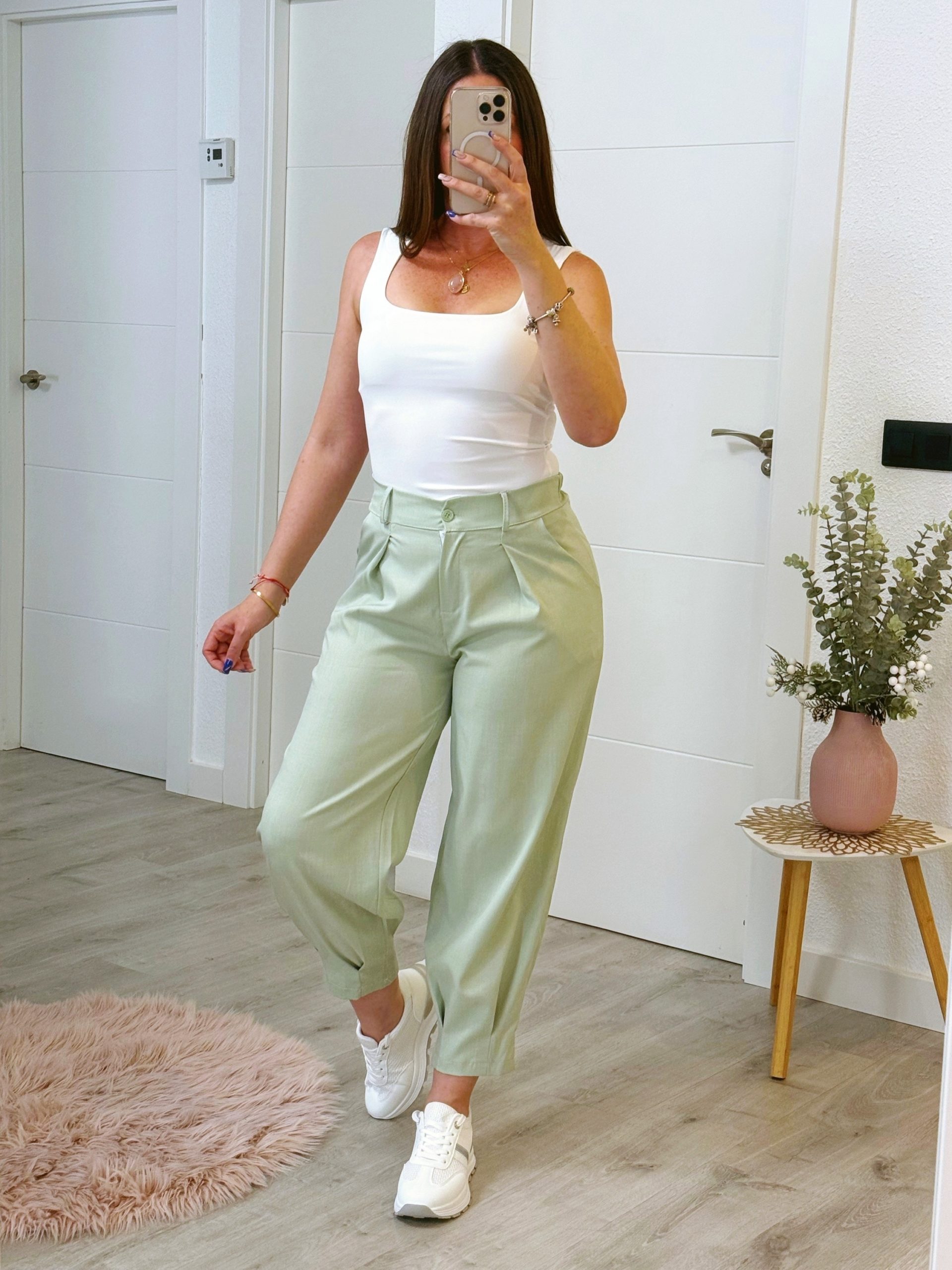 PANTALÓN PINZAS VERDE