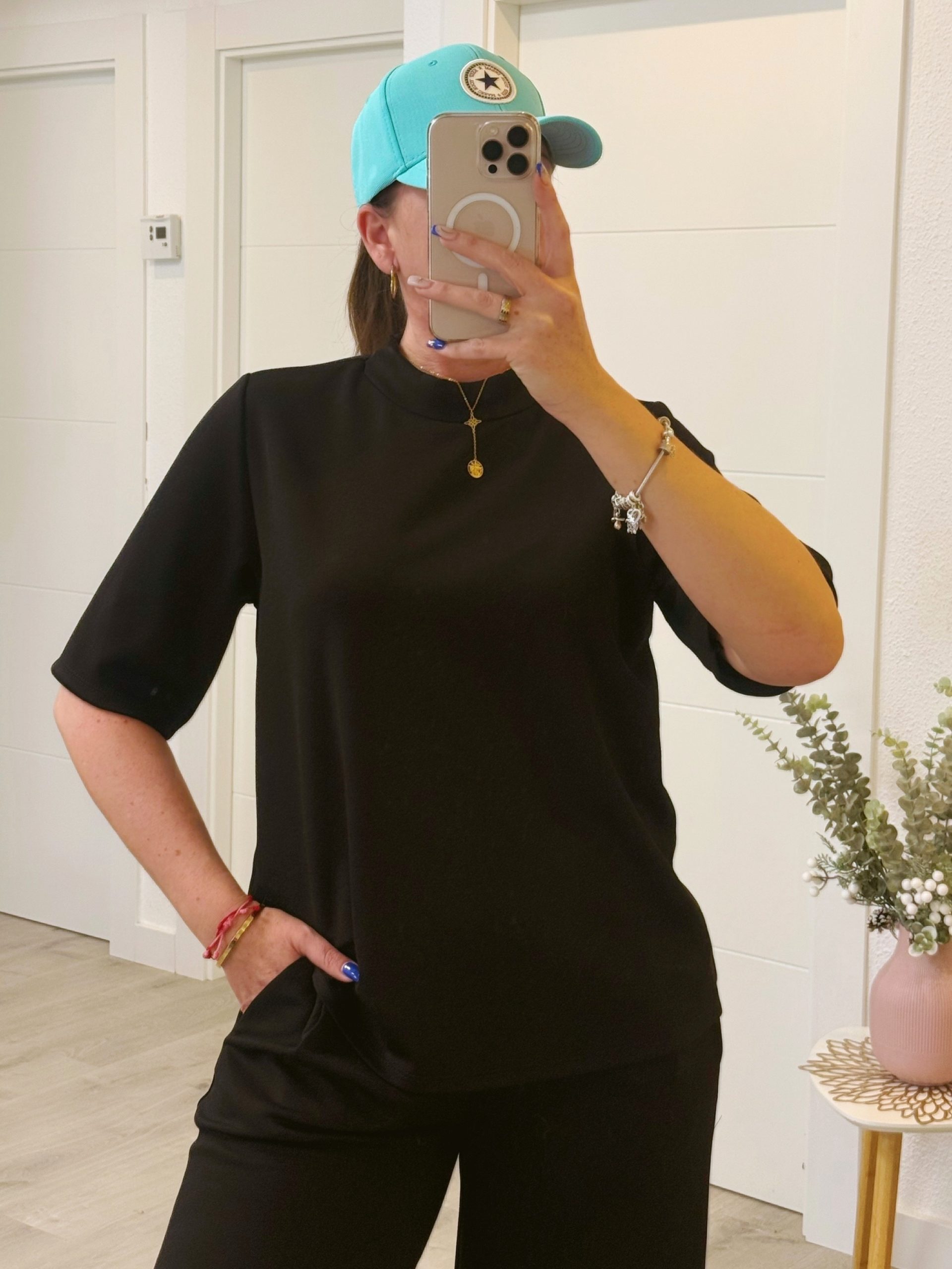 CAMISETA TANIA NEGRA