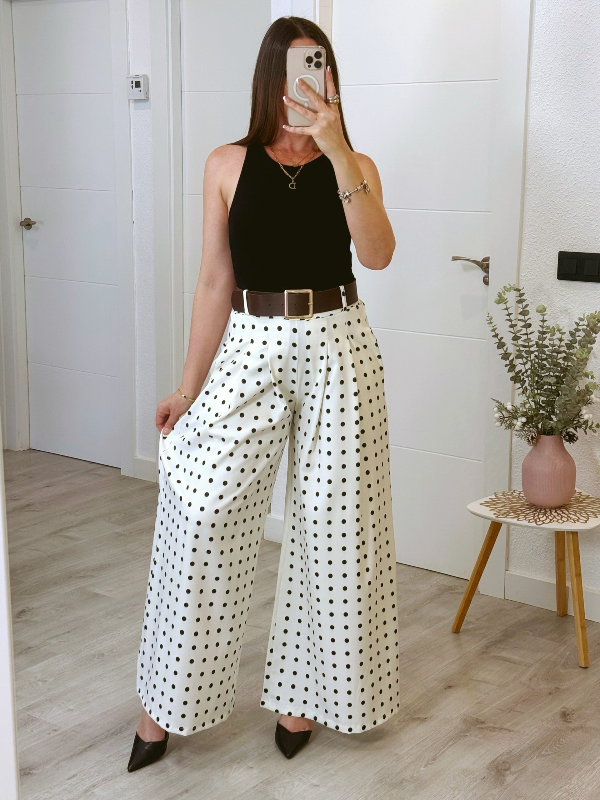 PANTALÓN PALAZO TOPITOS NEGROS