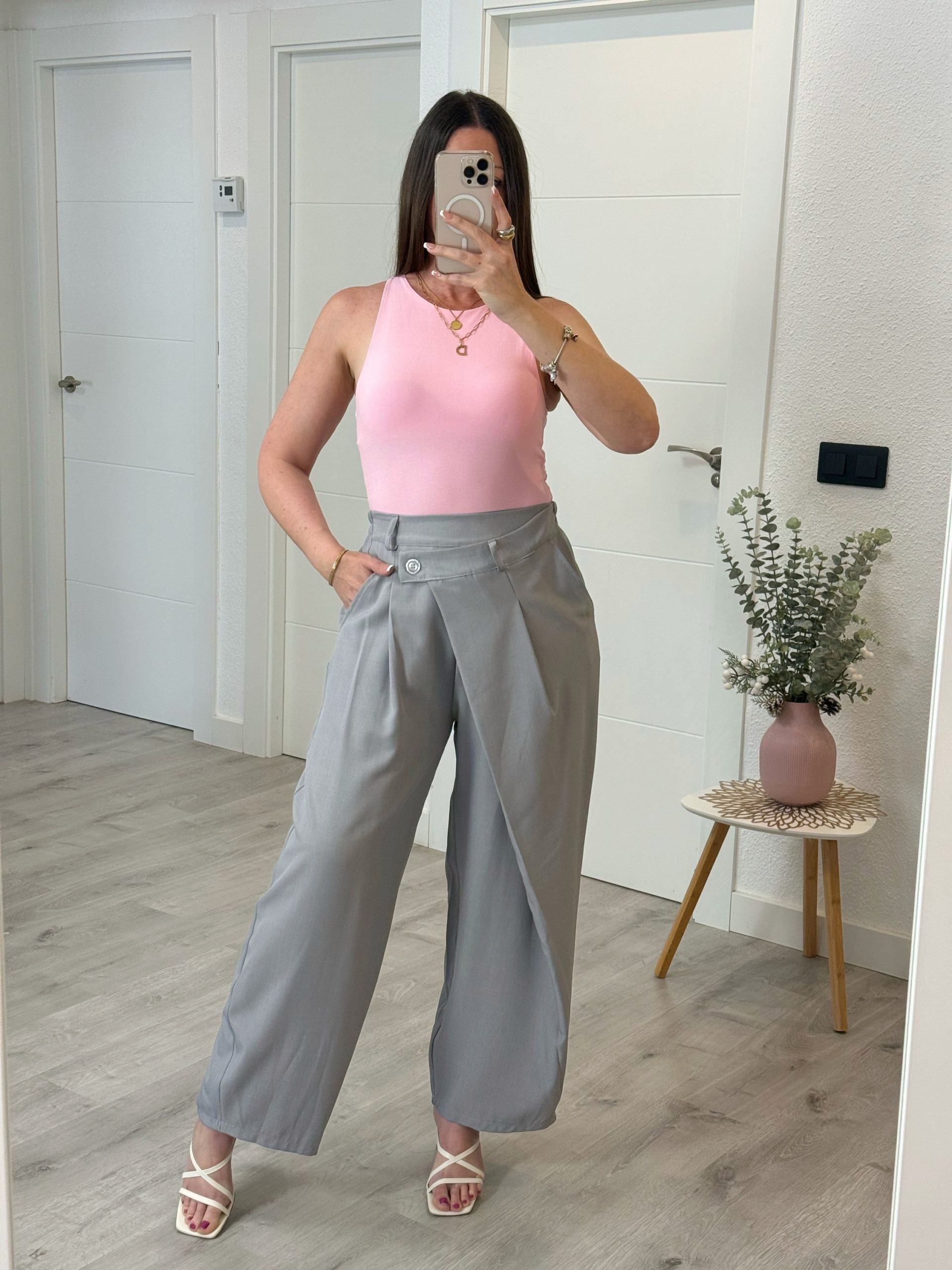 PANTALÓN RAQUEL GRIS.