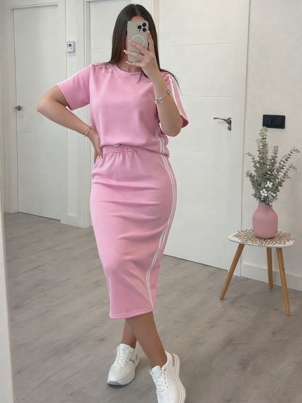 CONJUNTO DE FALDA ROSA