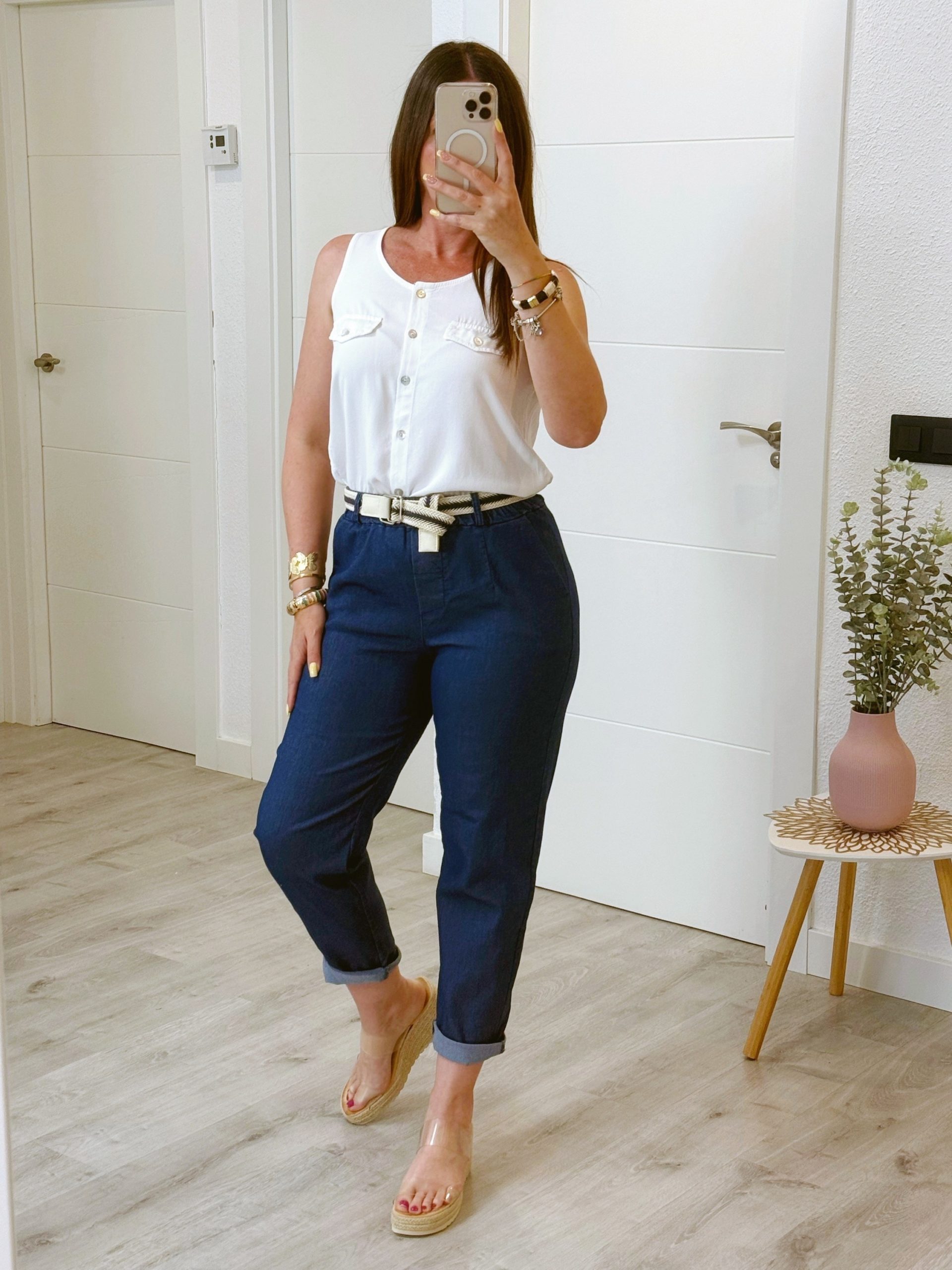 PANTALÓN CON CINTURÓN POR TALLA