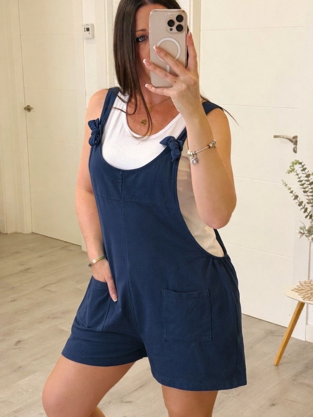 PETO Y CAMISETA AZUL MARINO