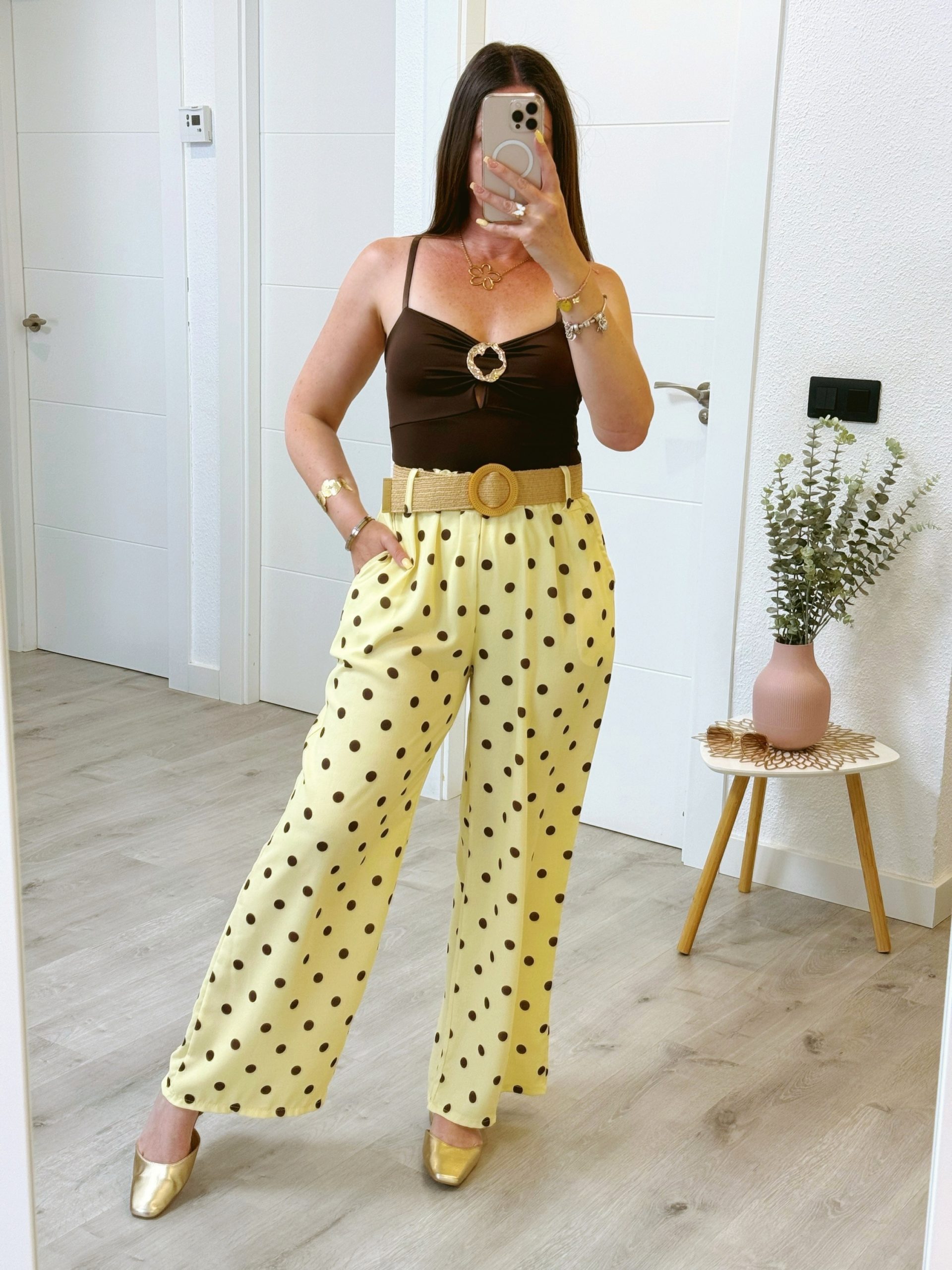 PANTALÓN CON CINTURÓN LUNARES