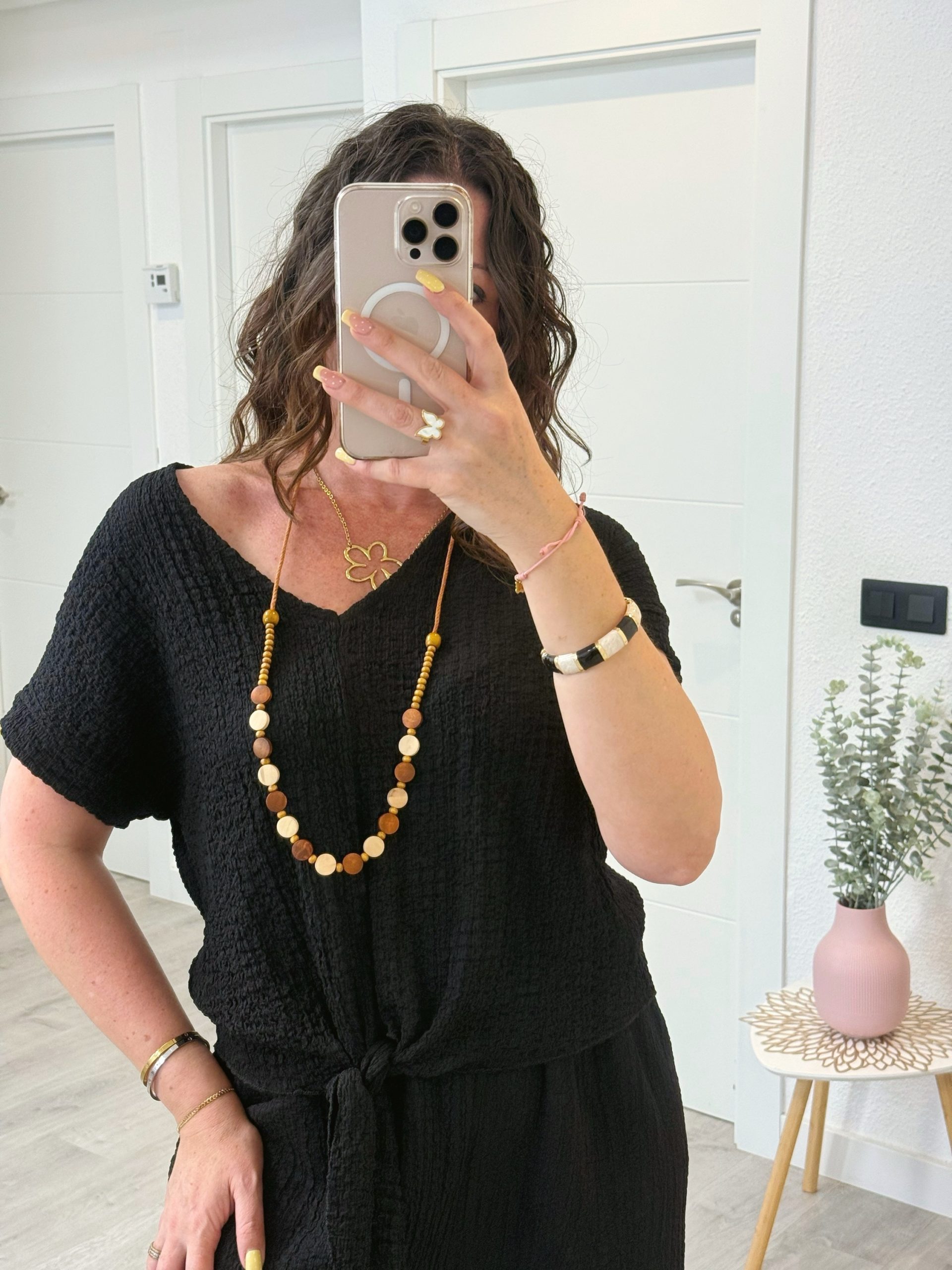 BLUSA BAMBULA CON COLLAR NEGRA