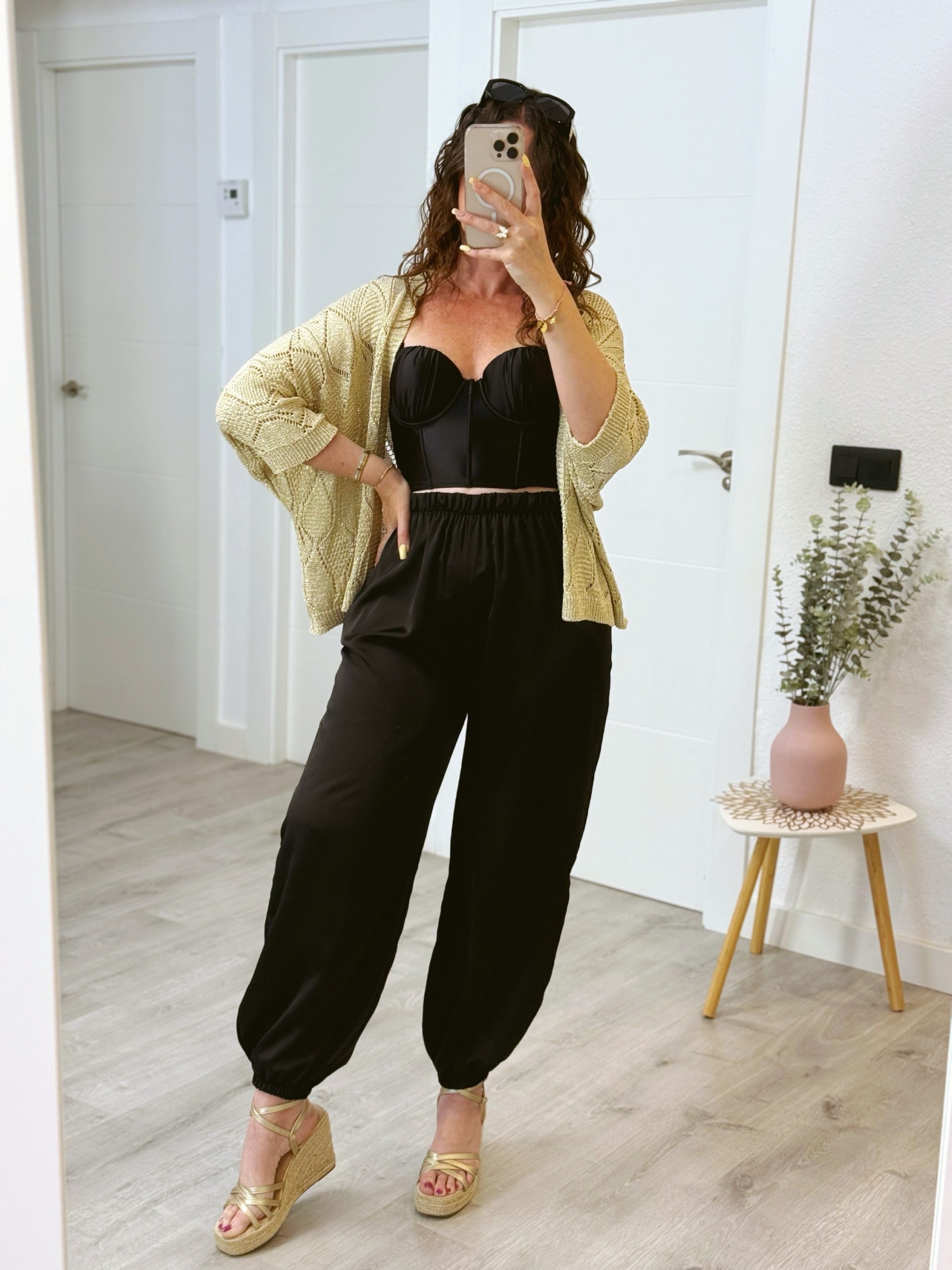 PANTALÓN GLOBO SATINADO NEGRO