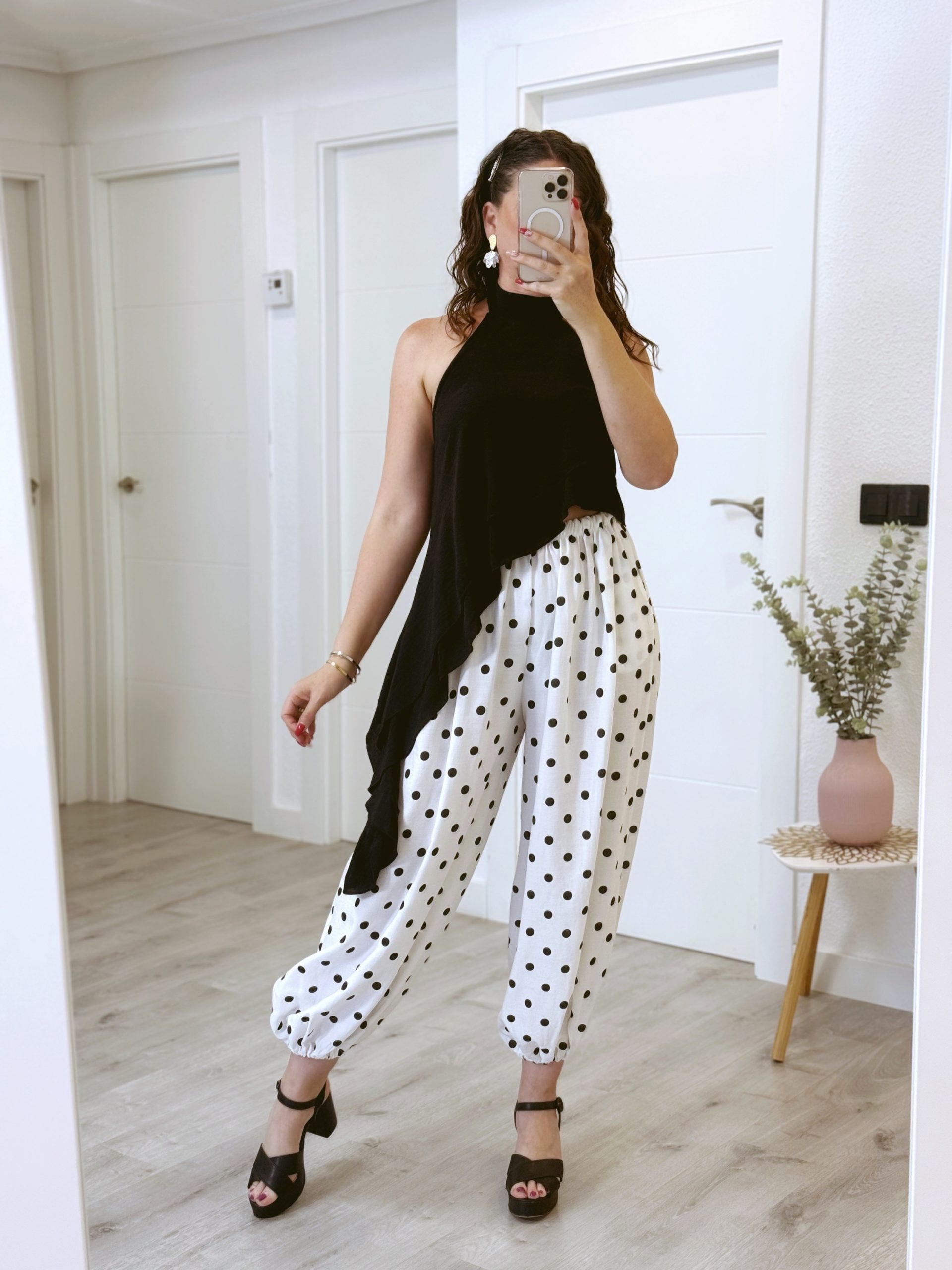 BLUSA VOLANTES NEGRA