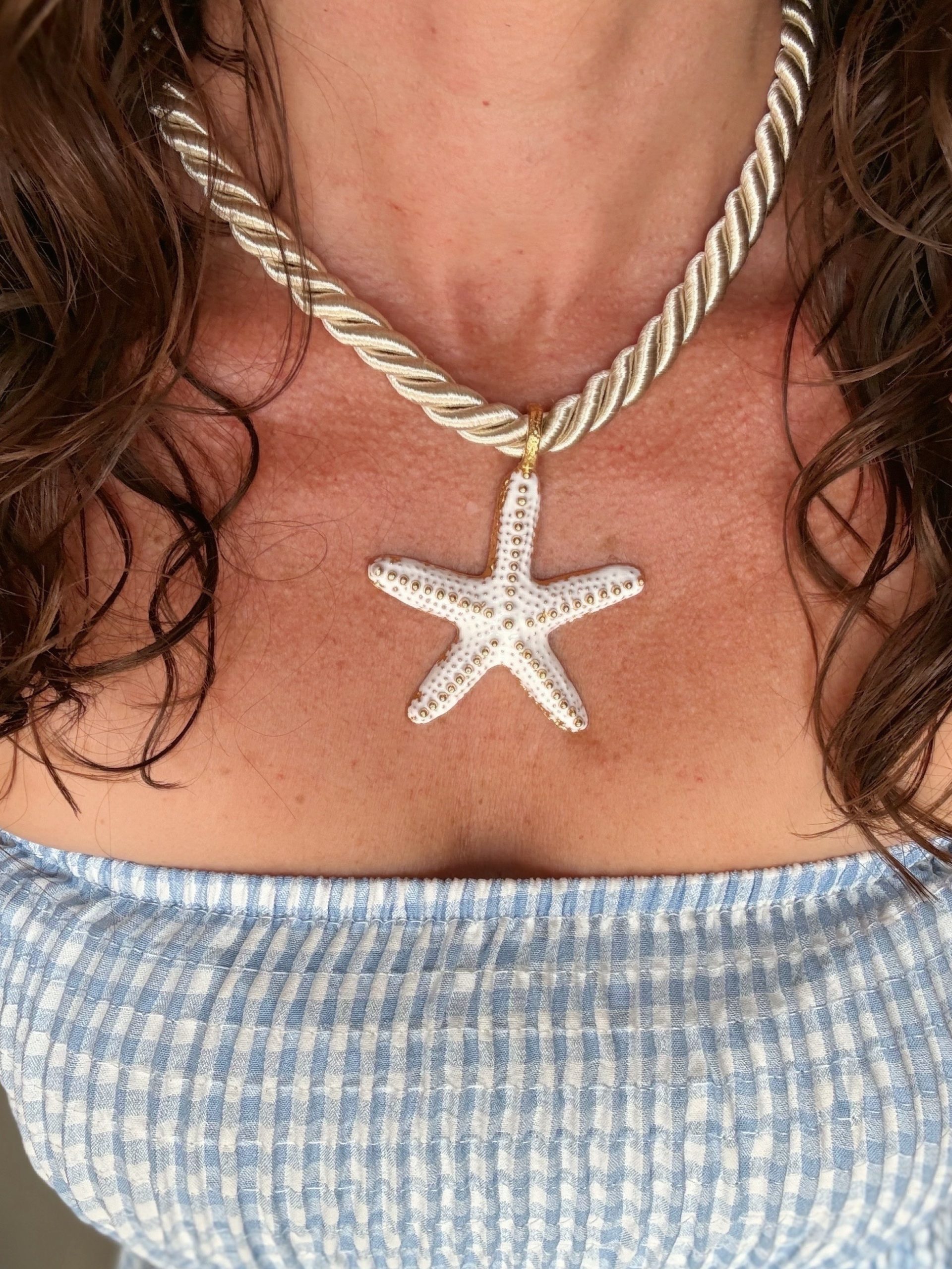 COLLAR CUERDA ESTRELLA DE MAR BLANCA