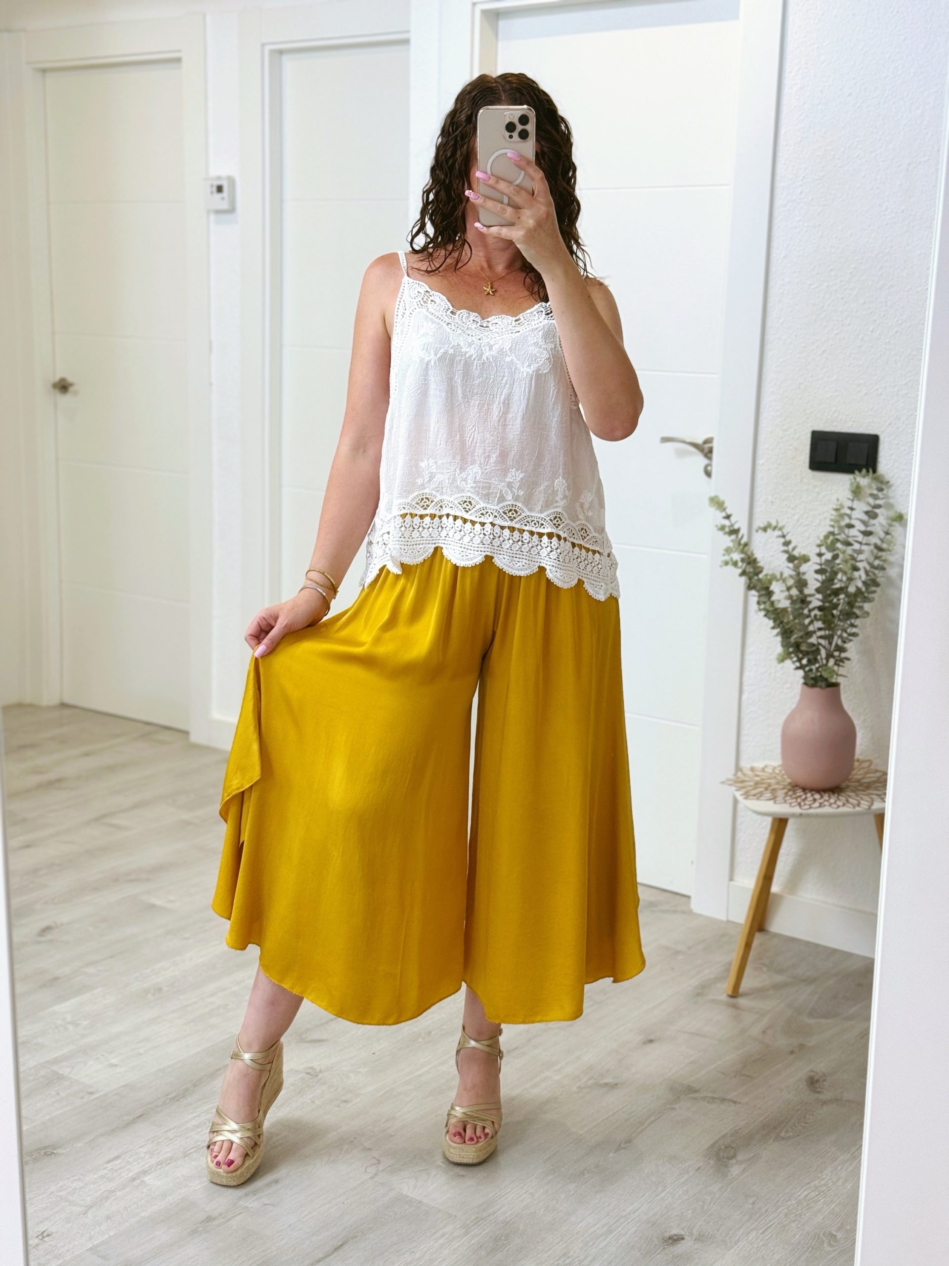 PANTALÓN SATINADO MOSTAZA
