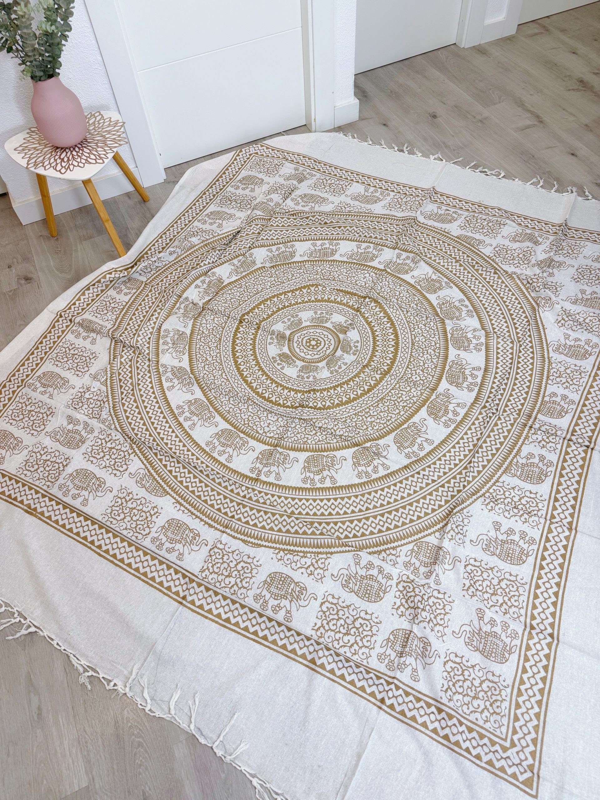 MANDALA GEOMÉTRICO ELEFANTES BLANCO 210X240cm