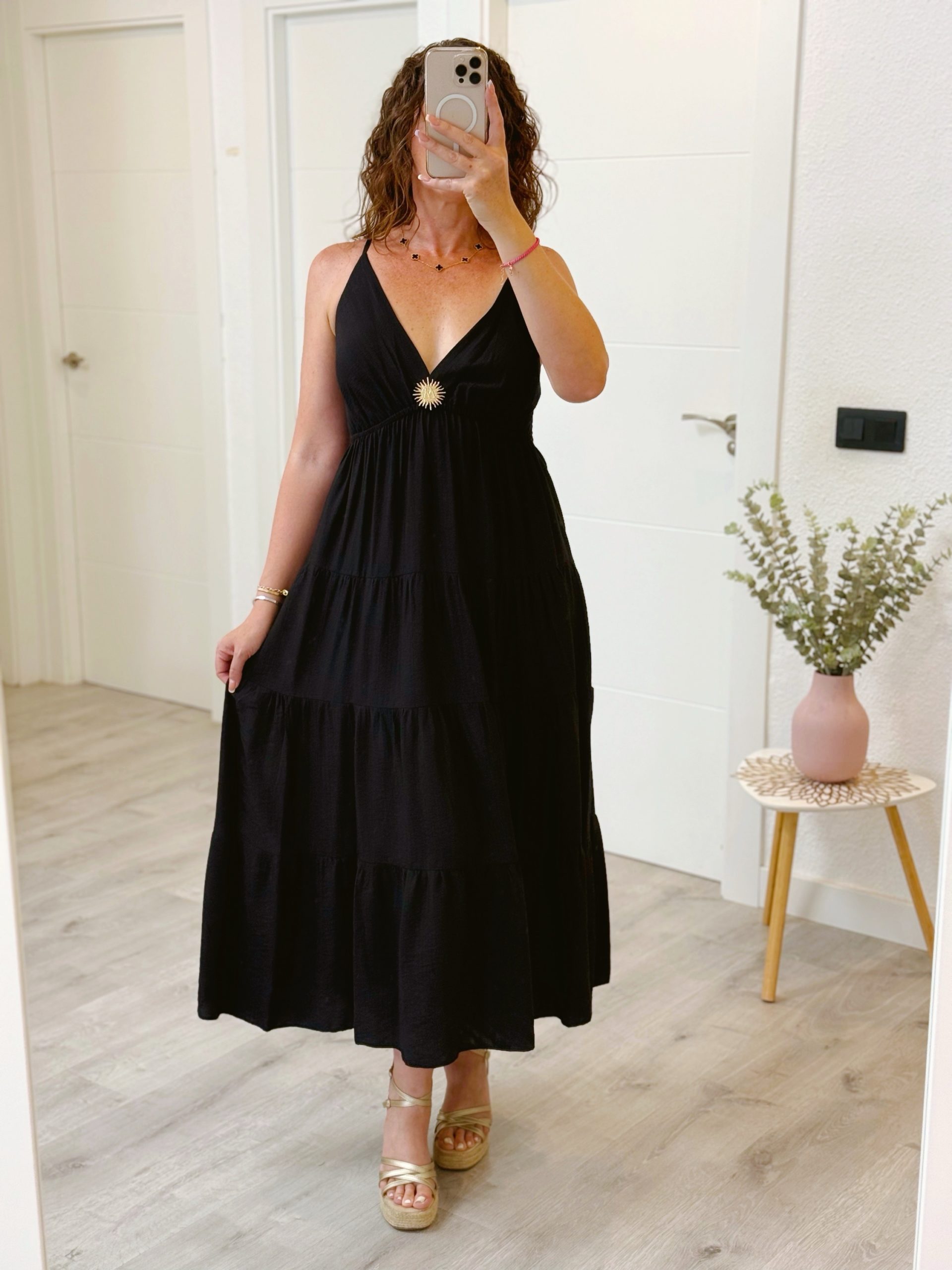 VESTIDO LARGO NEGRO BROCHE SOL