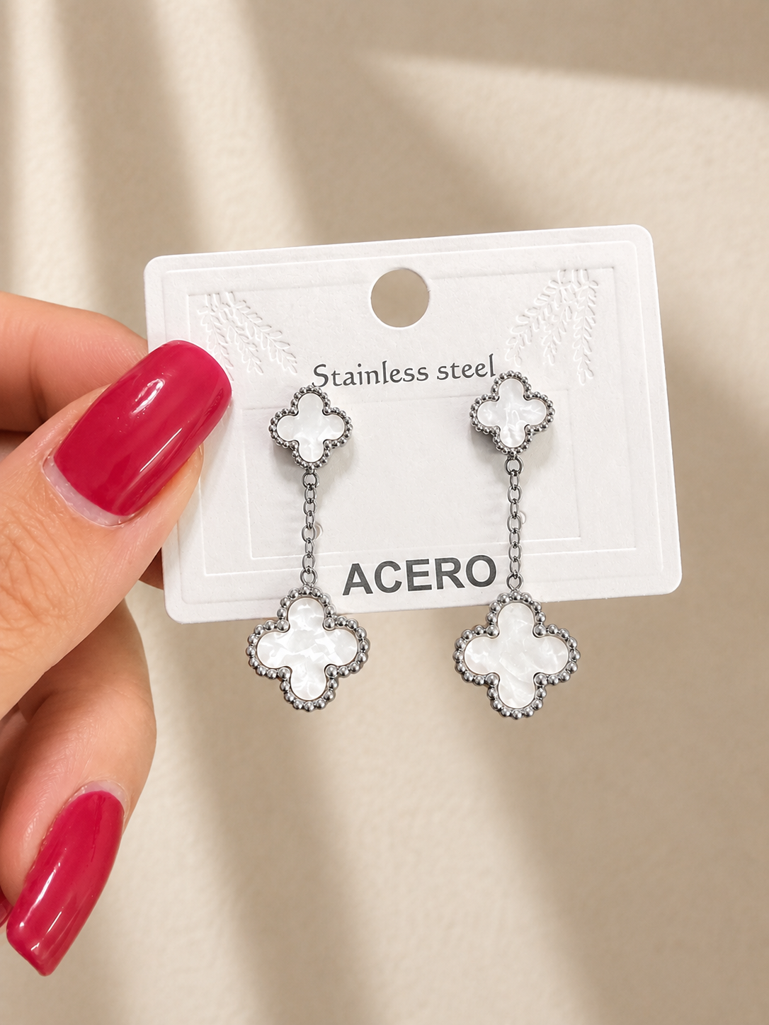 PENDIENTES DOBLE FLOR BLANCA PLATA- ACERO