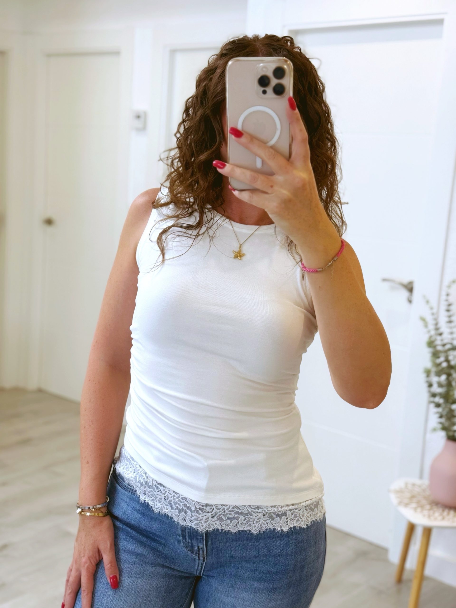 CAMISETA FRUNCIDA Y ENCAJE BLANCA