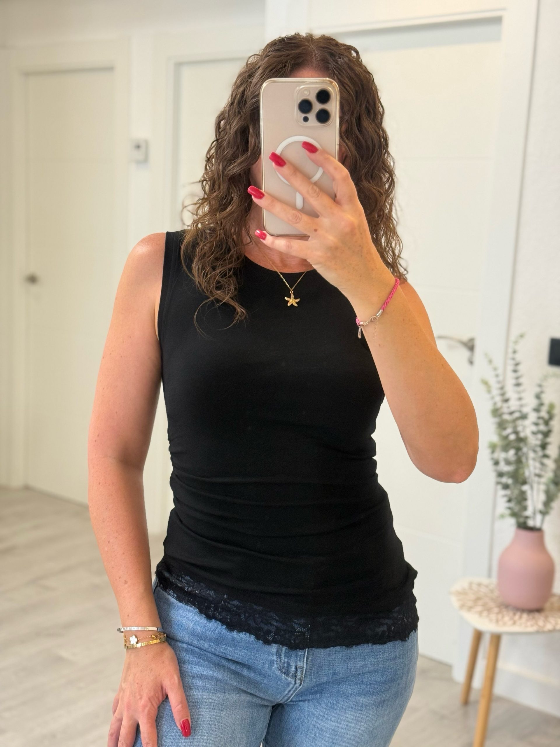 CAMISETA FRUNCIDA Y ENCAJE NEGRA