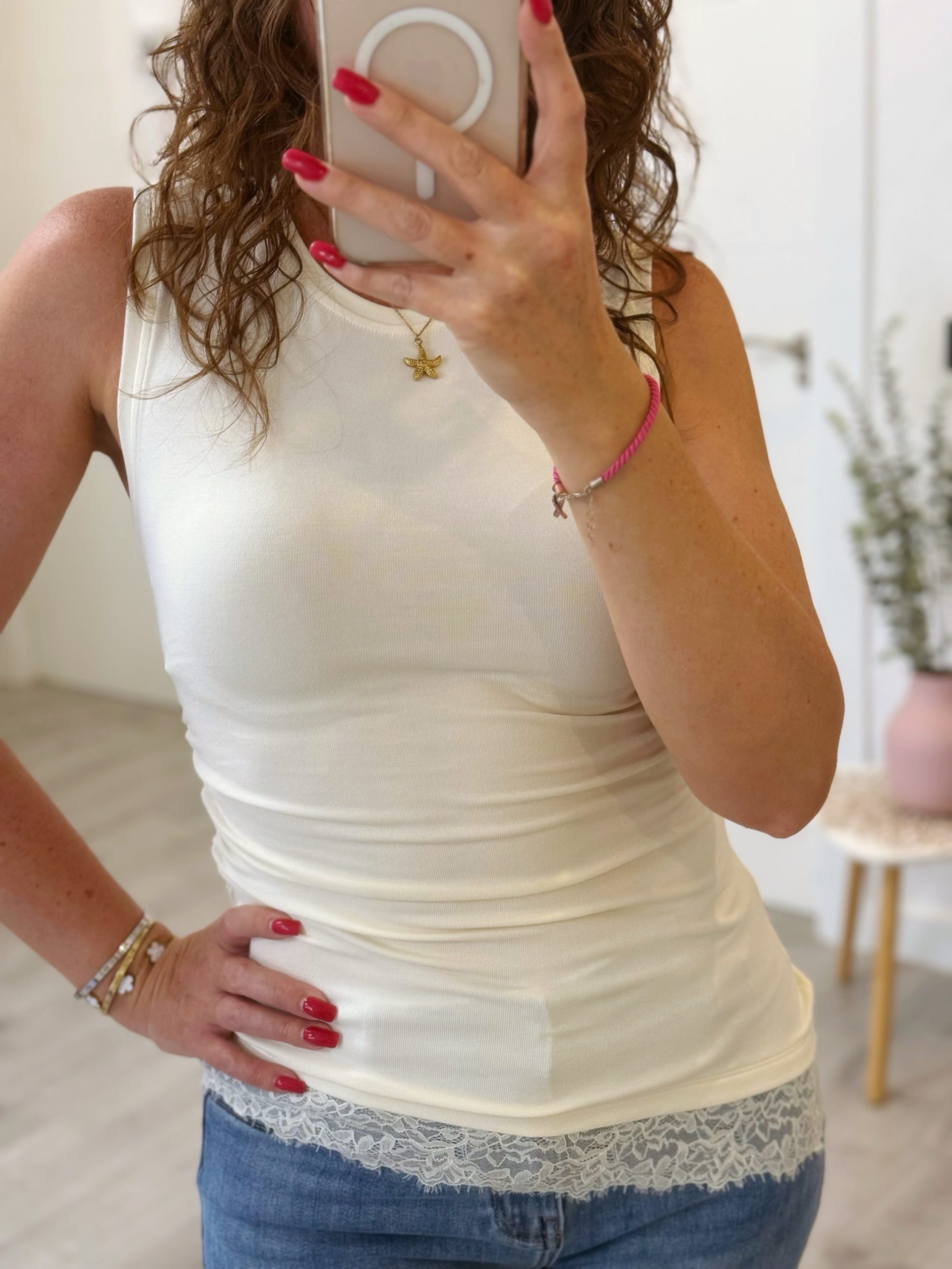 CAMISETA FRUNCIDA Y ENCAJE BEIGE