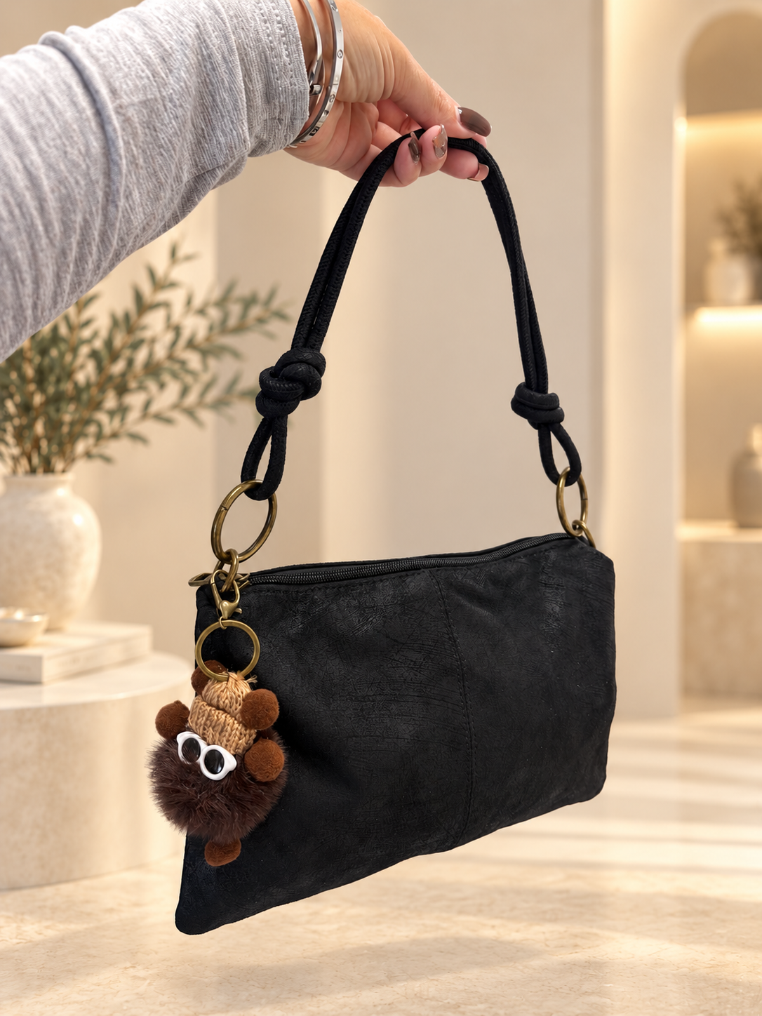 BOLSO CUERDA CON LLAVERO NEGRO