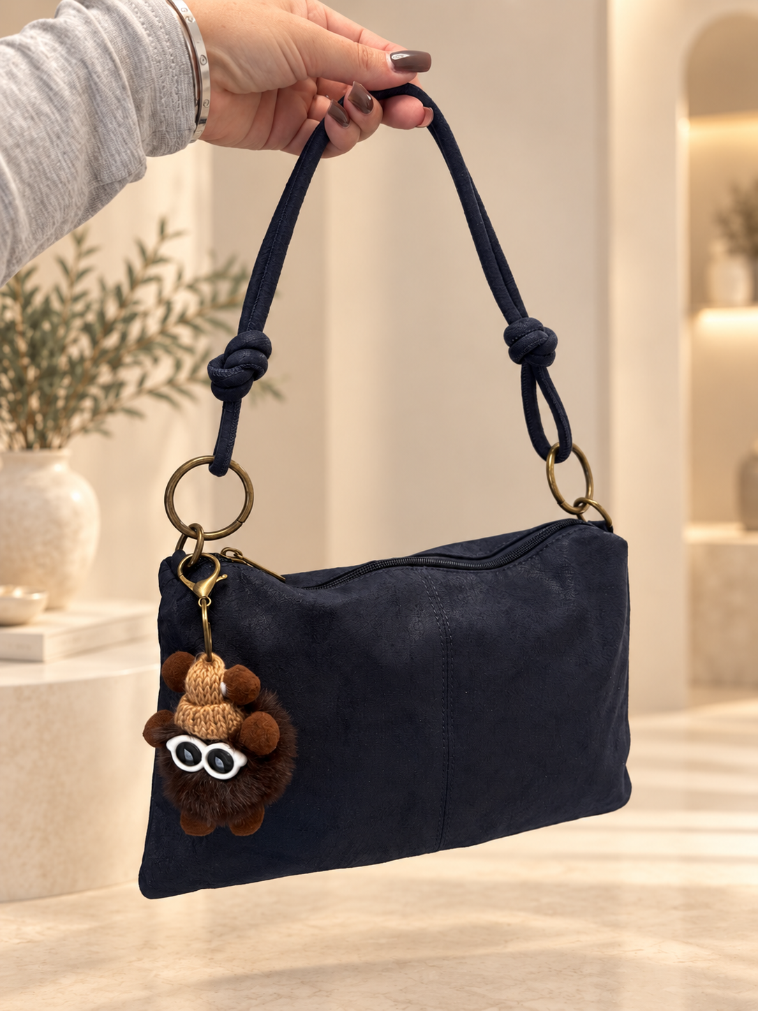BOLSO CUERDA CON LLAVERO AZUL MARINO