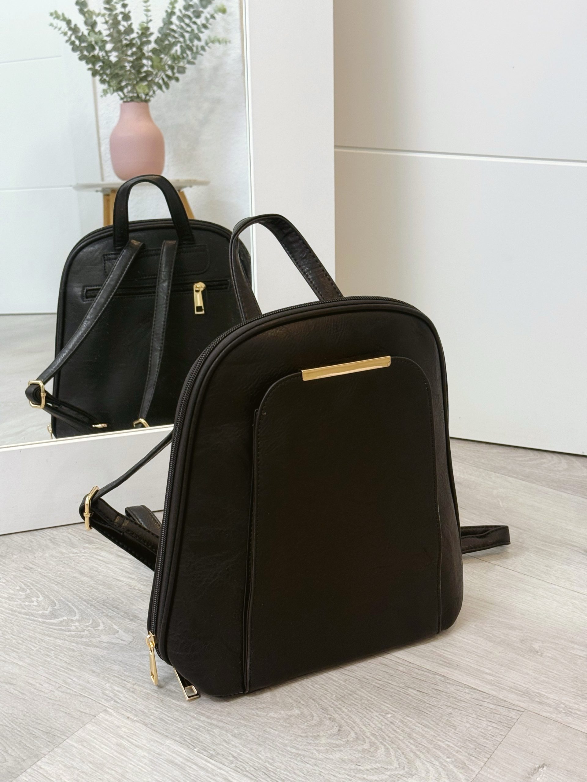 MOCHILA NEGRA