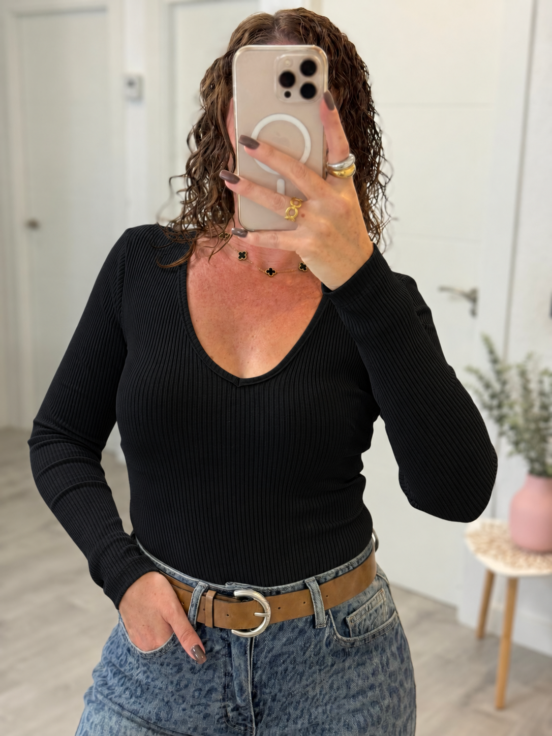 CAMISETA BÁSICA CANALÉ NEGRA